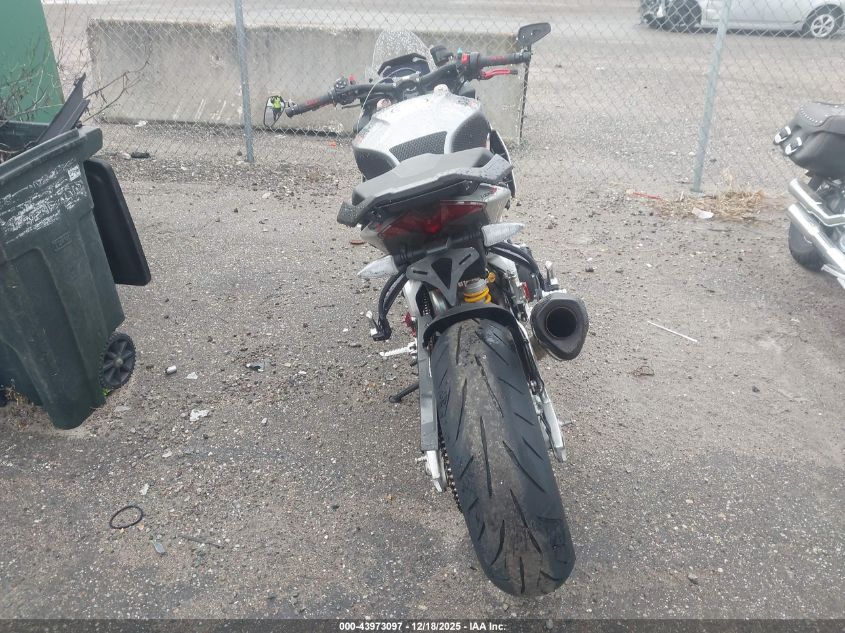 2022 Aprilia Tuono V4 1100 VIN: ZD4KZUA03NS000448 Lot: 43973097