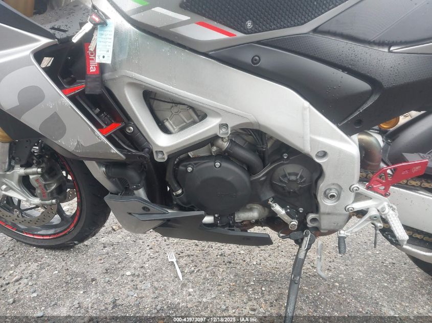 2022 Aprilia Tuono V4 1100 VIN: ZD4KZUA03NS000448 Lot: 43973097