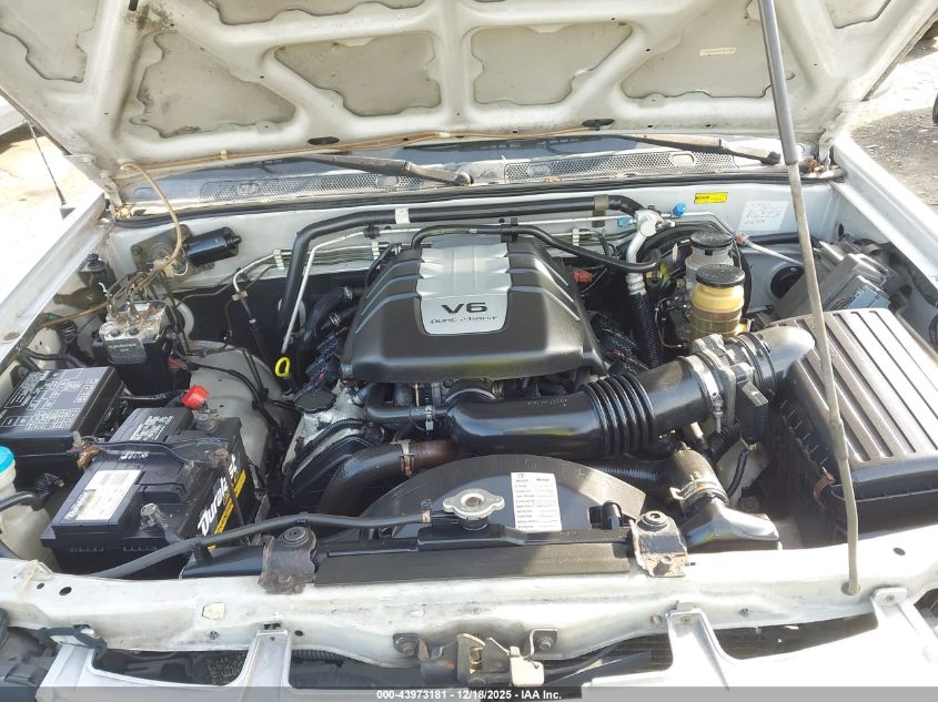 2000 Honda Passport Ex/Lx VIN: 4S6DM58W5Y4411140 Lot: 43973181