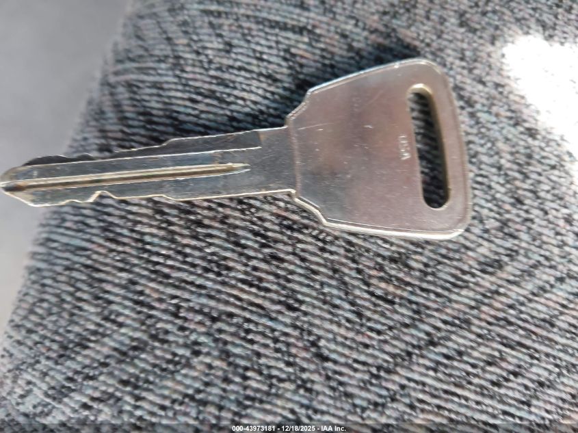 2000 Honda Passport Ex/Lx VIN: 4S6DM58W5Y4411140 Lot: 43973181