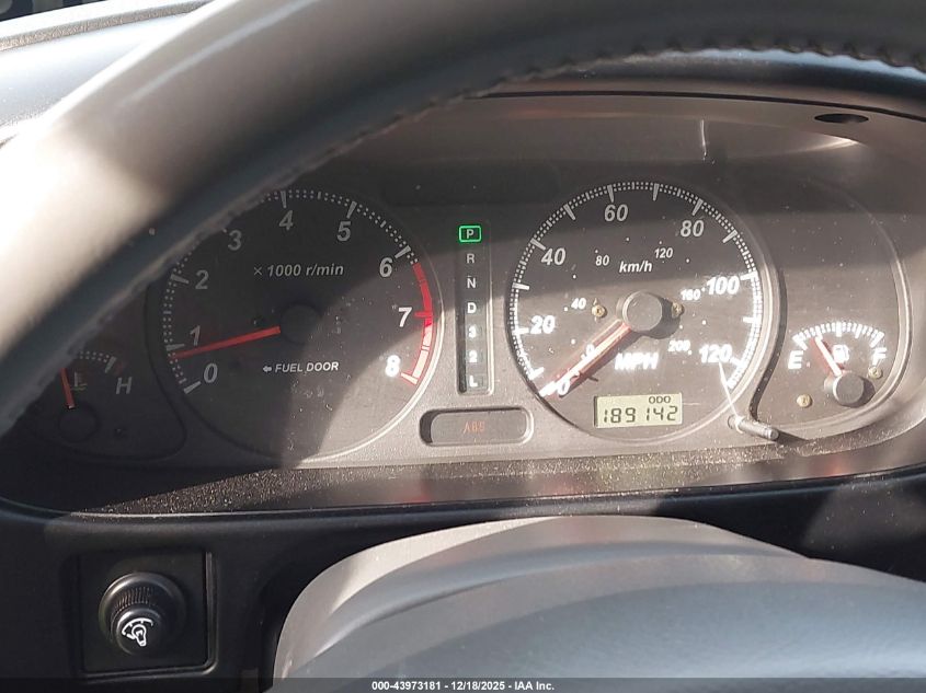 2000 Honda Passport Ex/Lx VIN: 4S6DM58W5Y4411140 Lot: 43973181