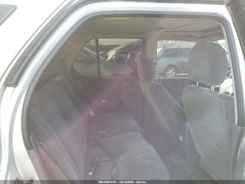 2000 Honda Passport Ex/Lx VIN: 4S6DM58W5Y4411140 Lot: 43973181