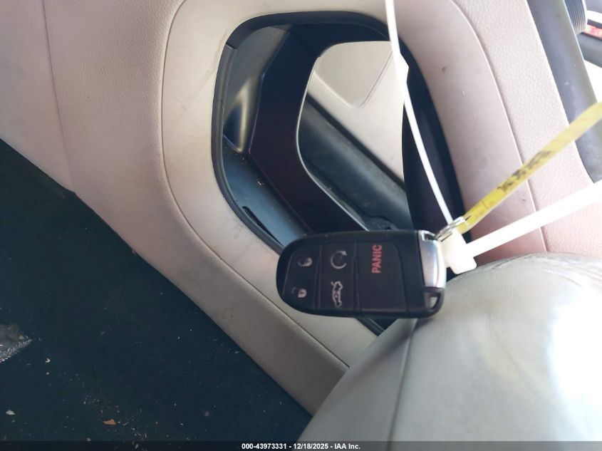 2015 Chrysler 200 C VIN: 1C3CCCCB0FN533727 Lot: 43973331