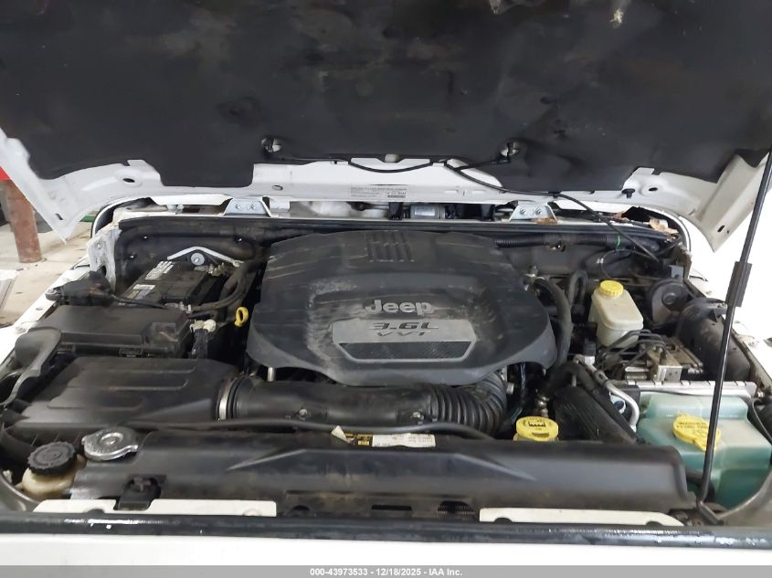 2013 Jeep Wrangler Unlimited Sahara VIN: 1C4BJWEG2DL618018 Lot: 43973533