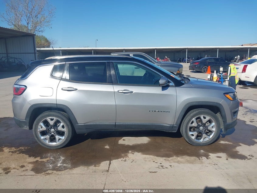 VIN 3C4NJCCB2JT318837 2018 JEEP COMPASS LIMITED FWD