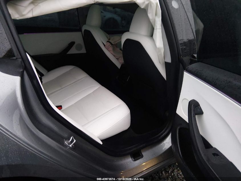 2025 Tesla Model 3 Long Range Rear-Wheel Drive/Standard Rear-Wheel Drive VIN: 5YJ3E1EA8SF950715 Lot: 43973574