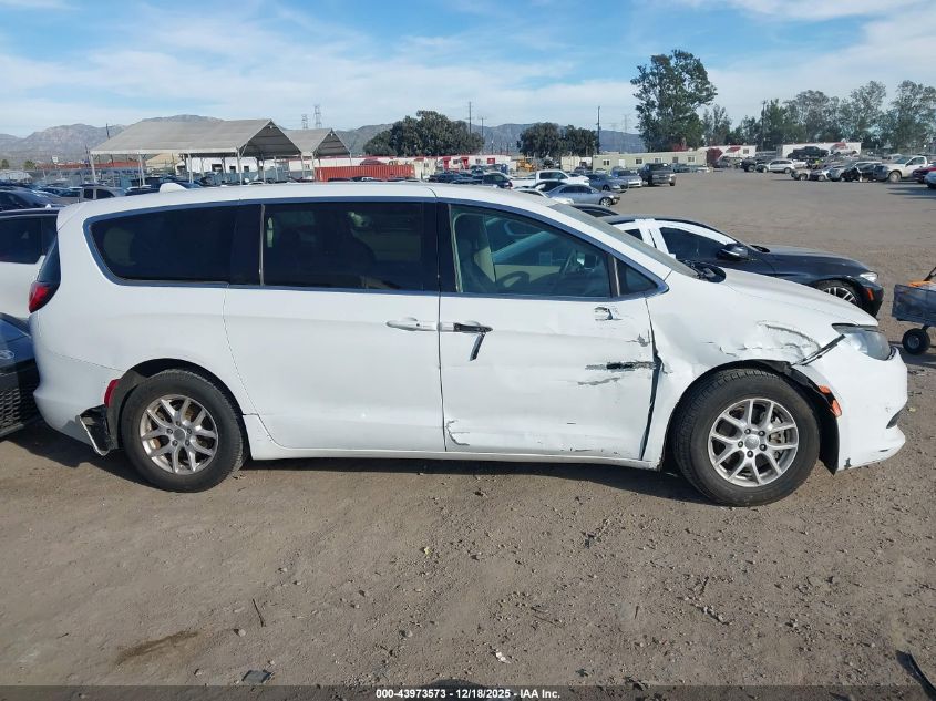 2017 Chrysler Pacifica Touring VIN: 2C4RC1DG1HR588424 Lot: 43973573