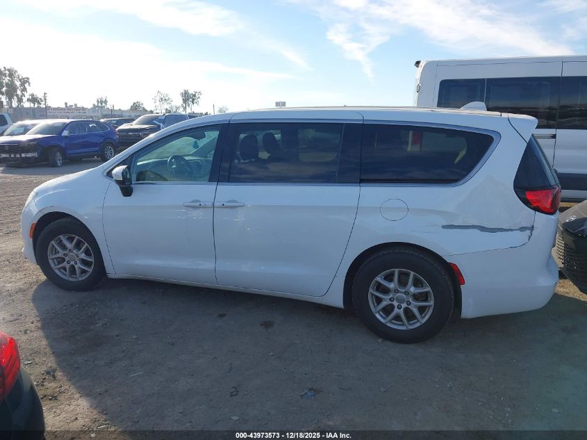 2017 Chrysler Pacifica Touring VIN: 2C4RC1DG1HR588424 Lot: 43973573