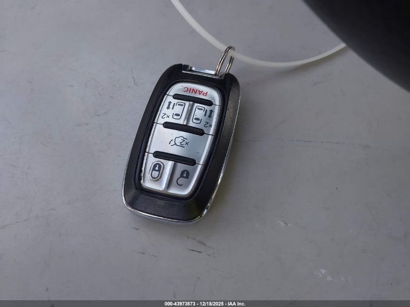 2017 Chrysler Pacifica Touring VIN: 2C4RC1DG1HR588424 Lot: 43973573