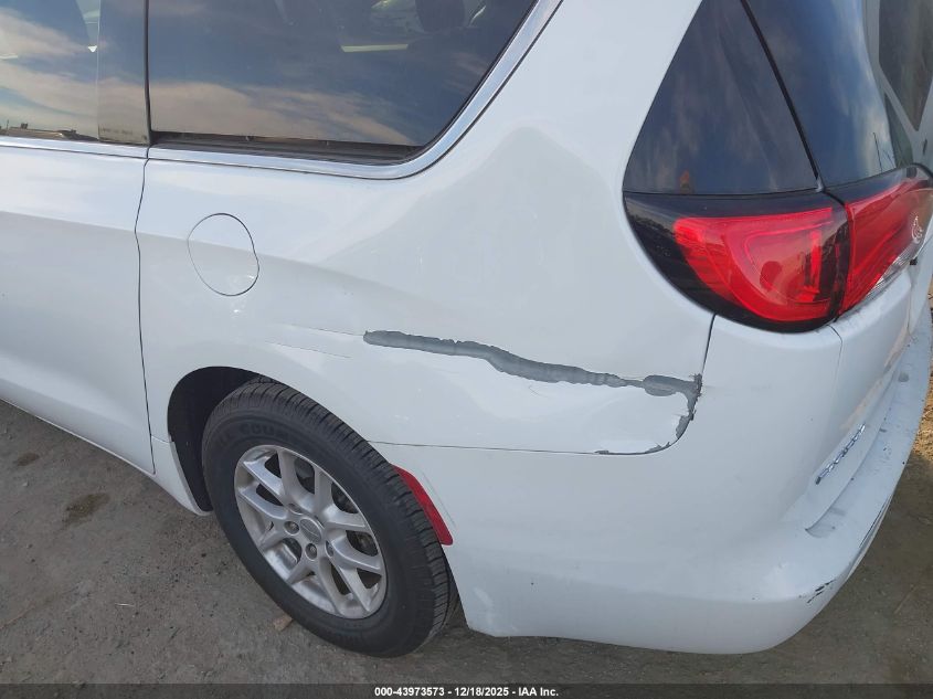 2017 Chrysler Pacifica Touring VIN: 2C4RC1DG1HR588424 Lot: 43973573