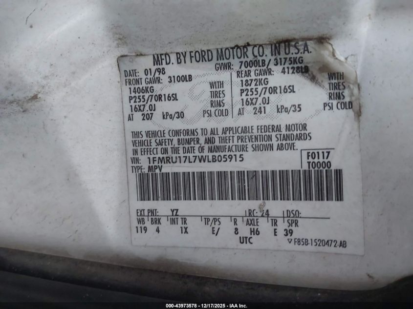 1998 Ford Expedition Eddie Bauer/Xlt VIN: 1FMRU17L7WLB05915 Lot: 43973578