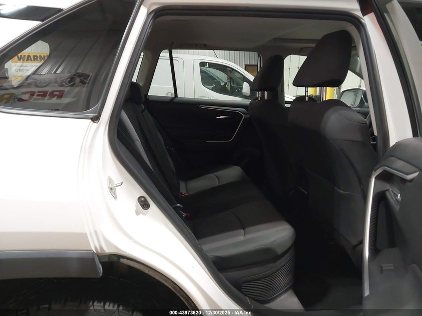 VIN JTMRWRFV6KD004644 2019 TOYOTA RAV4 HYBRID XLE