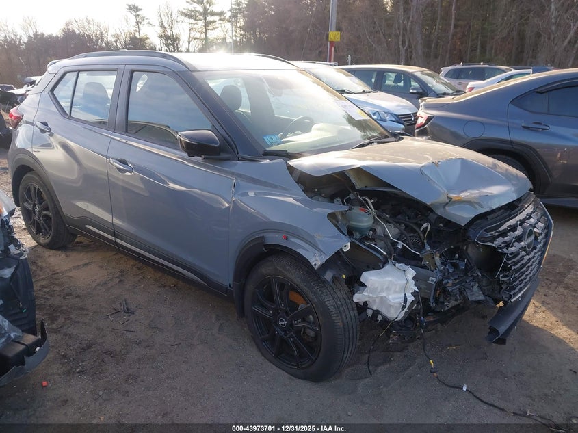 2022 Nissan Kicks Sr Xtronic Cvt