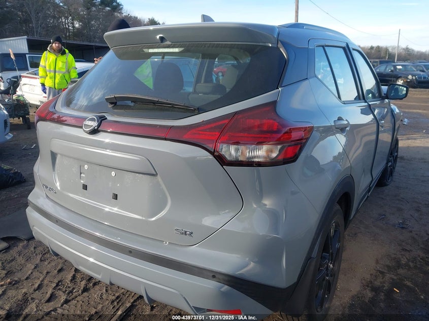 2022 Nissan Kicks Sr Xtronic Cvt