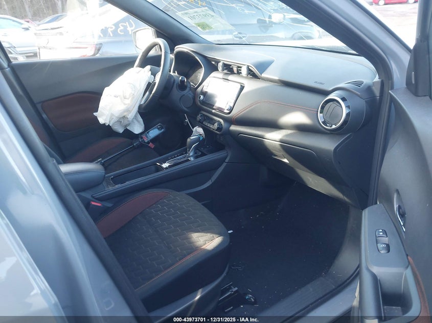 2022 Nissan Kicks Sr Xtronic Cvt