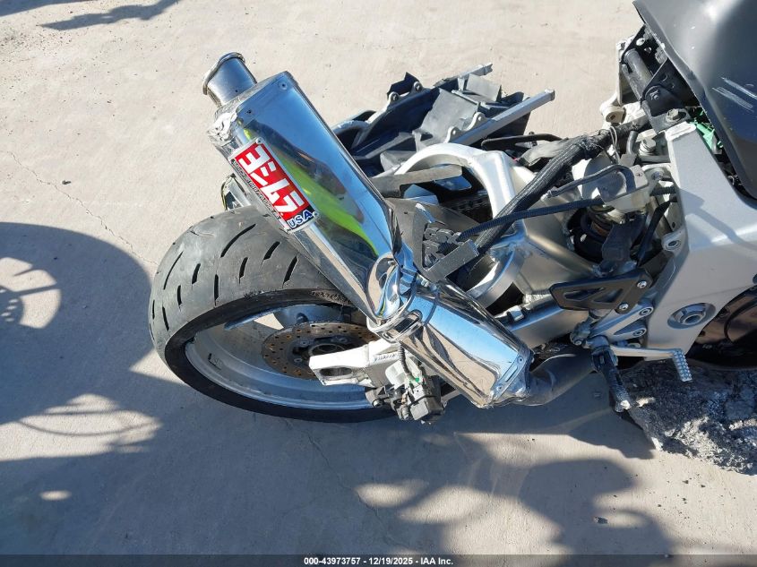 2000 Suzuki Gsx-R750 VIN: JS1GR7HA6Y2104271 Lot: 43973757