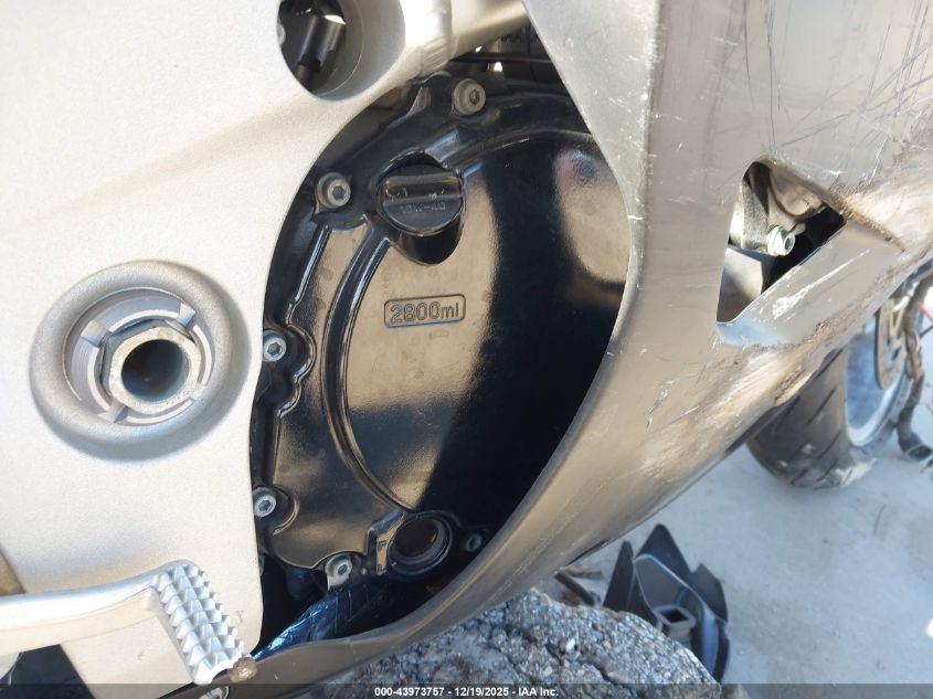 2000 Suzuki Gsx-R750 VIN: JS1GR7HA6Y2104271 Lot: 43973757