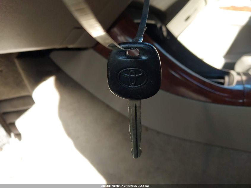 2003 Toyota Camry Xle VIN: 4T1BE32K03U161421 Lot: 43973892