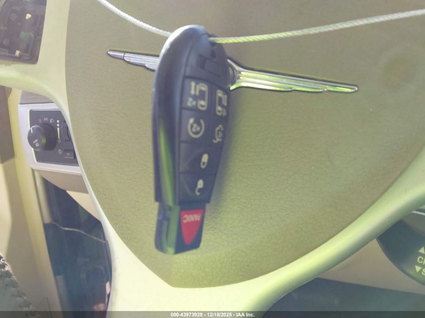 2009 Chrysler Town & Country Limited VIN: 2A8HR64X89R651214 Lot: 43973929