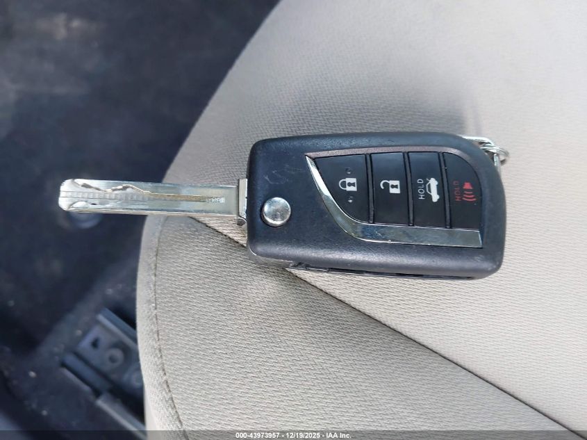 2019 Toyota Camry Le VIN: 4T1B11HK2KU845537 Lot: 43973957