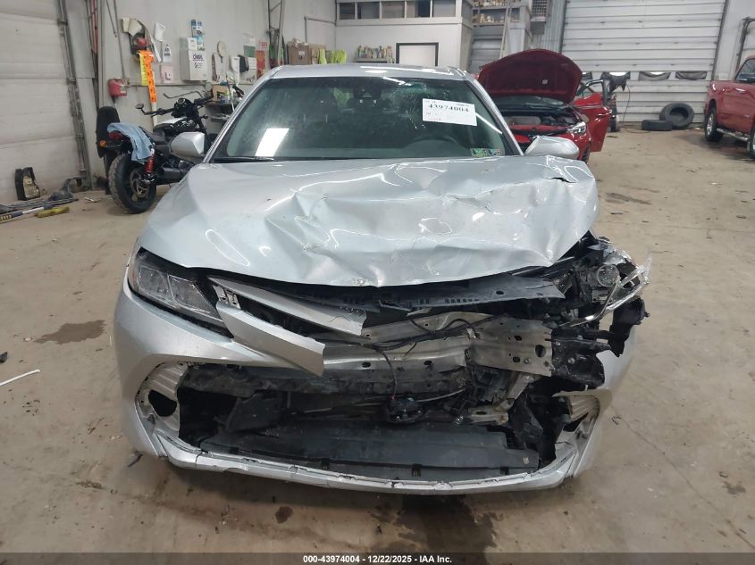 2018 Toyota Camry Le VIN: 4T1B11HK7JU614373 Lot: 43974004