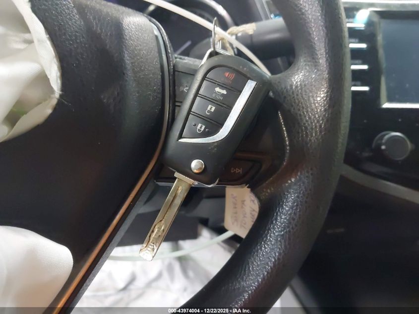 2018 Toyota Camry Le VIN: 4T1B11HK7JU614373 Lot: 43974004