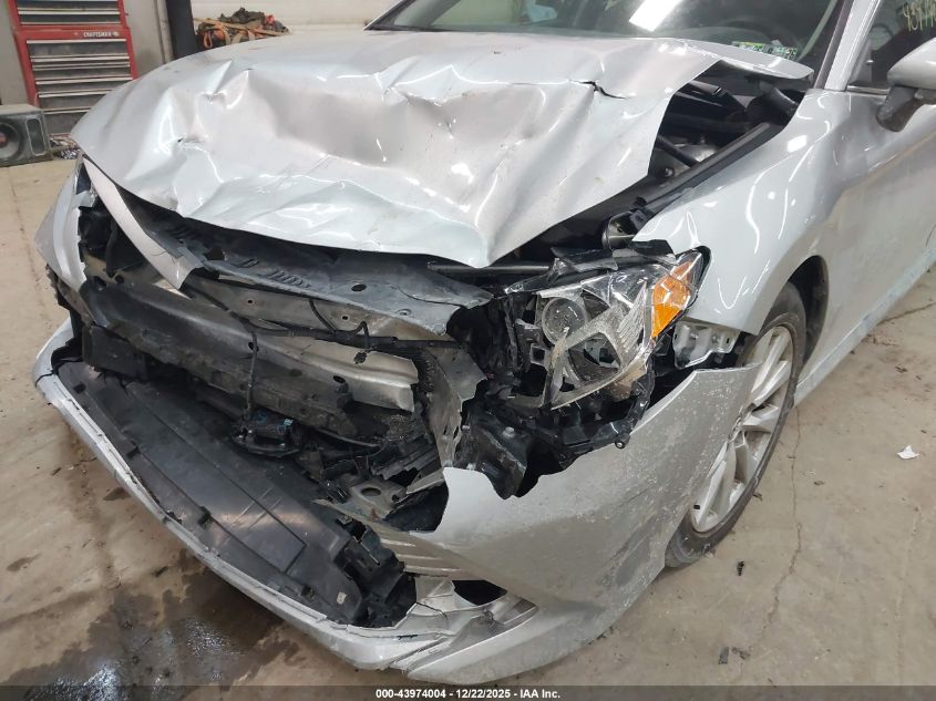 2018 Toyota Camry Le VIN: 4T1B11HK7JU614373 Lot: 43974004