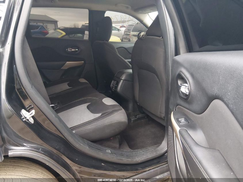 2018 Jeep Cherokee Latitude Fwd VIN: 1C4PJLCB2JD556492 Lot: 43974018