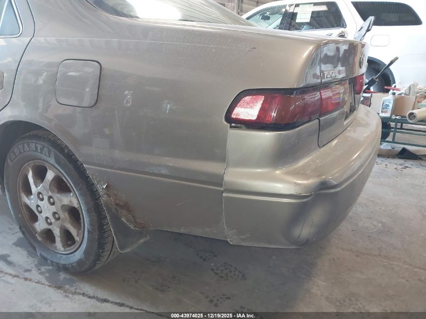 1999 Toyota Camry Le V6 VIN: 4T1BF28K1XU933283 Lot: 43974025