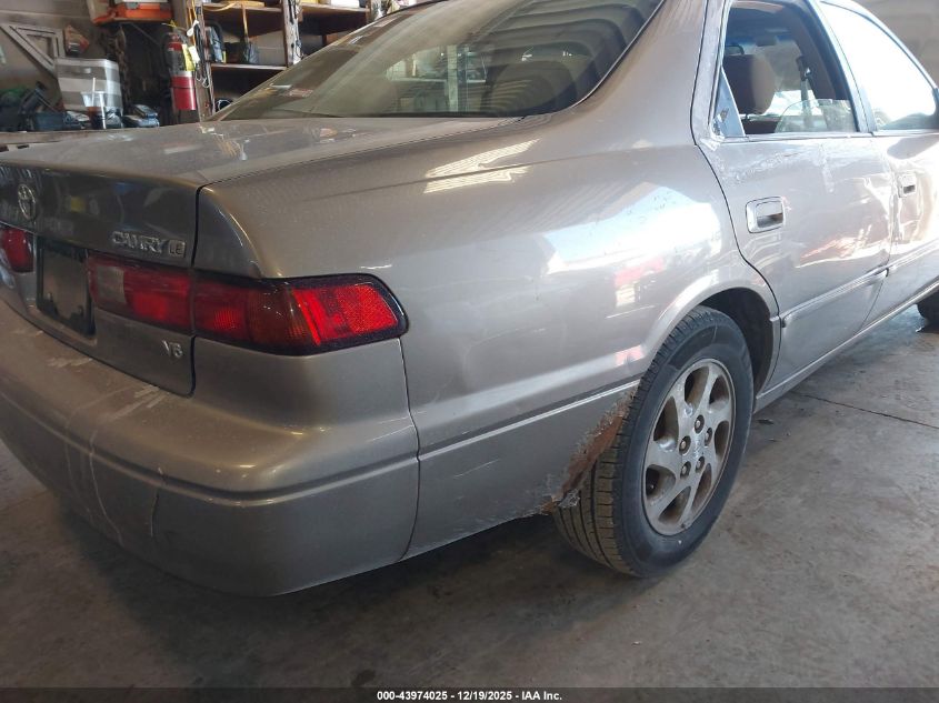 1999 Toyota Camry Le V6 VIN: 4T1BF28K1XU933283 Lot: 43974025