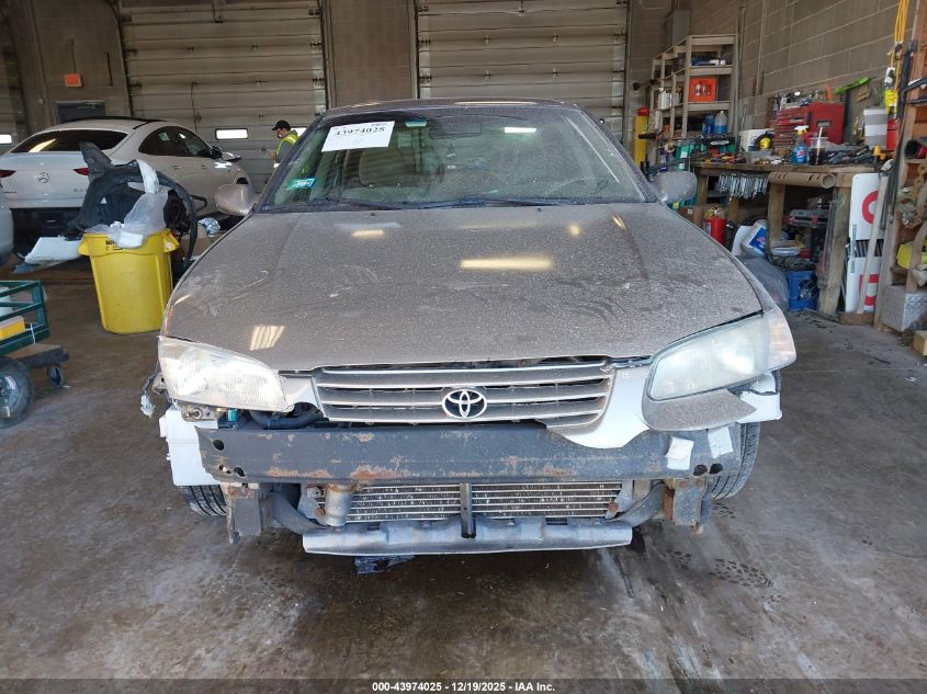 1999 Toyota Camry Le V6 VIN: 4T1BF28K1XU933283 Lot: 43974025