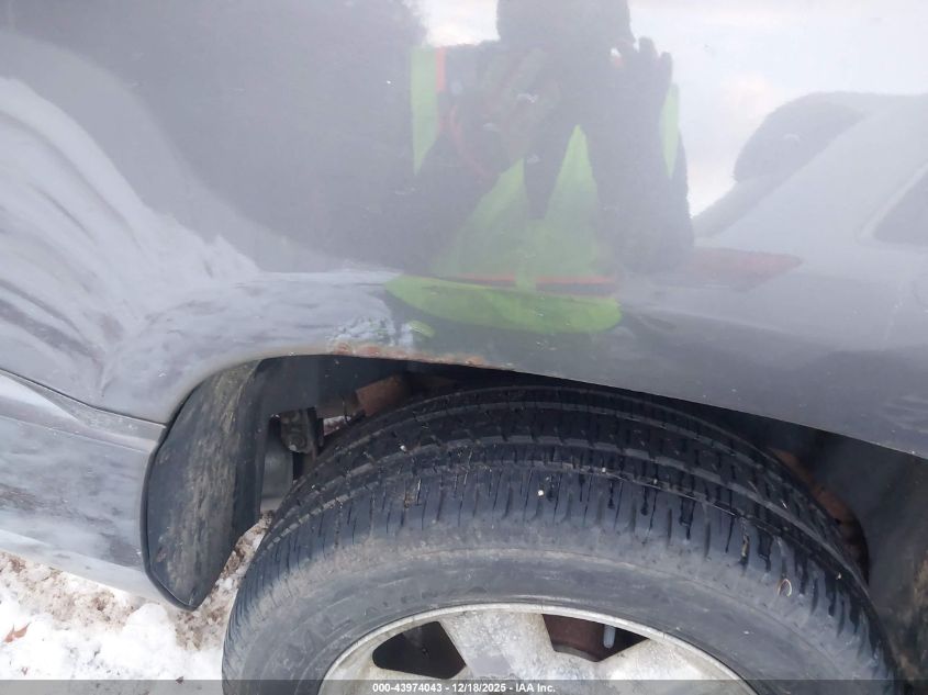 2010 Chevrolet Tahoe Ltz VIN: 1GNUKCE00AR187802 Lot: 43974043