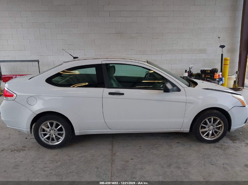 2008 Ford Focus S VIN: 1FAHP32N08W102471 Lot: 43974053