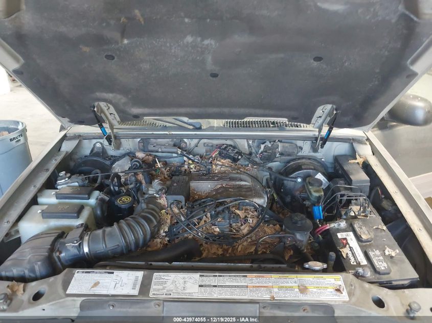 2000 Mercury Mountaineer VIN: 4M2ZU86P9YUJ46250 Lot: 43974055