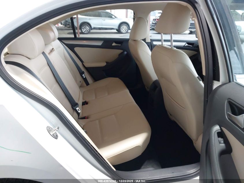 2017 Volkswagen Jetta 1.4T Se VIN: 3VWDB7AJ7HM250661 Lot: 43974143