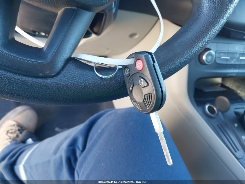 2015 Ford Focus Se VIN: 1FADP3K23FL270883 Lot: 43974144