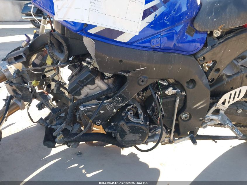 2007 Suzuki Gsx-R750 VIN: JS1GR7KA072106363 Lot: 43974147