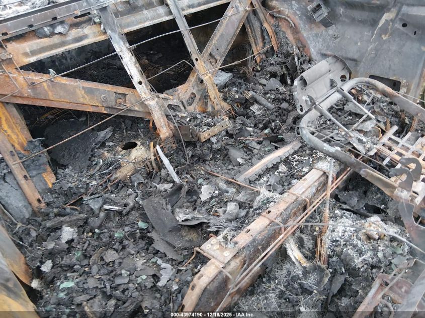 2001 Cadillac Eldorado Esc VIN: 1G6EL12Y81B104198 Lot: 43974190