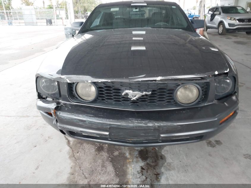 2007 Ford Mustang V6 Deluxe/V6 Premium VIN: 1ZVHT80NX75320585 Lot: 43974204