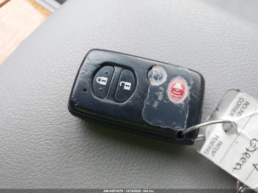 2010 Toyota Highlander Hybrid Limited V6 VIN: JTEJW3EH5A2045195 Lot: 43974276