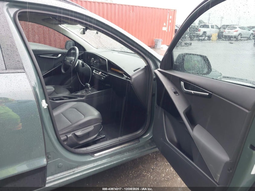 VIN KNDCT3LE3P5061126 2023 KIA NIRO SX
