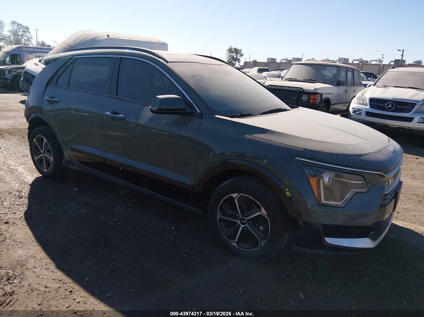 Vin: kndct3le3p5061126, lot: 44470013, kia niro sx 2023 img_1