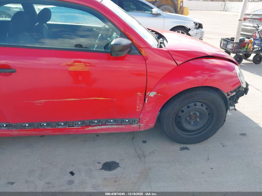 2014 Volkswagen Beetle 2.5L Entry VIN: 3VWFP7ATXEM611114 Lot: 43974345