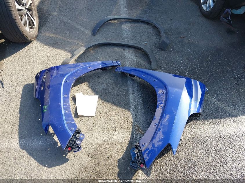 2024 Toyota Corolla Cross Hybrid Xse VIN: 7MUFBABG4RV017226 Lot: 43974356