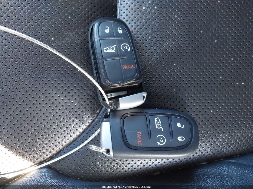 2019 Jeep Cherokee Limited 4X4 VIN: 1C4PJMDX7KD482097 Lot: 43974476