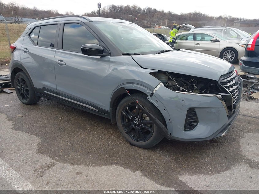 2022 Nissan Kicks Sr Xtronic Cvt