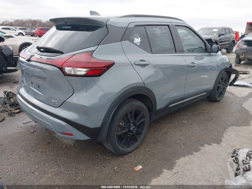 2022 Nissan Kicks Sr Xtronic Cvt