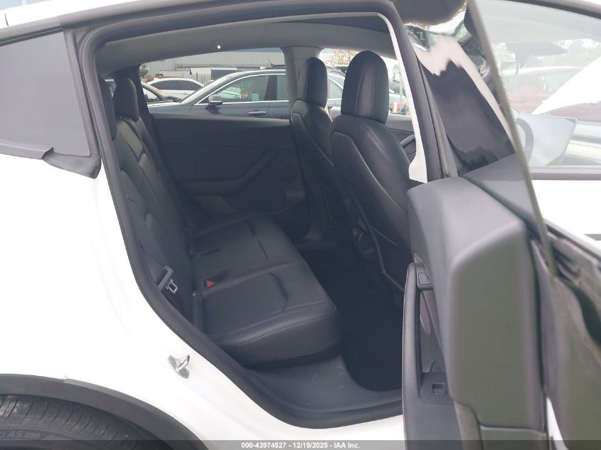 2022 Tesla Model Y Performance Dual Motor All-Wheel Drive VIN: 7SAYGDEF6NF407366 Lot: 43974527