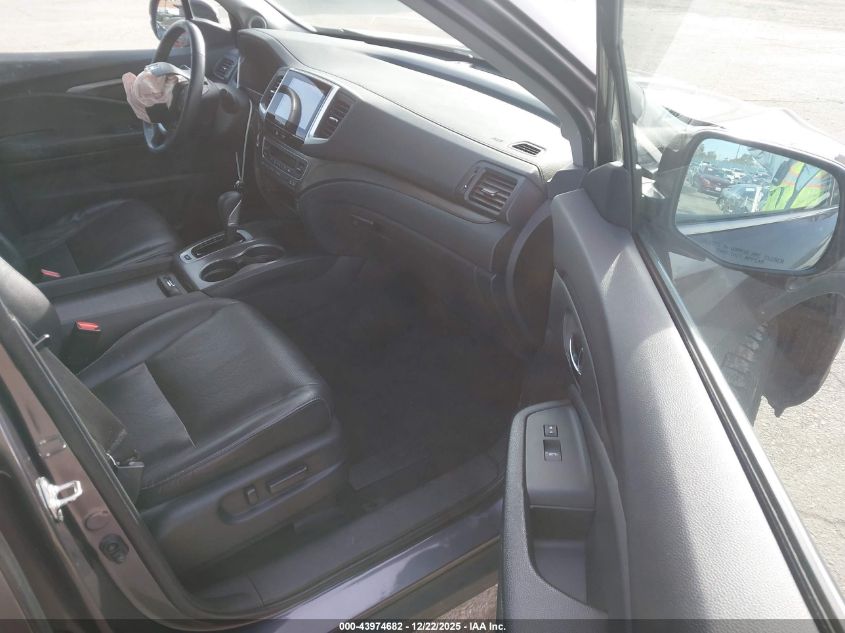 2017 Honda Ridgeline Rtl-T VIN: 5FPYK3F64HB028821 Lot: 43974682