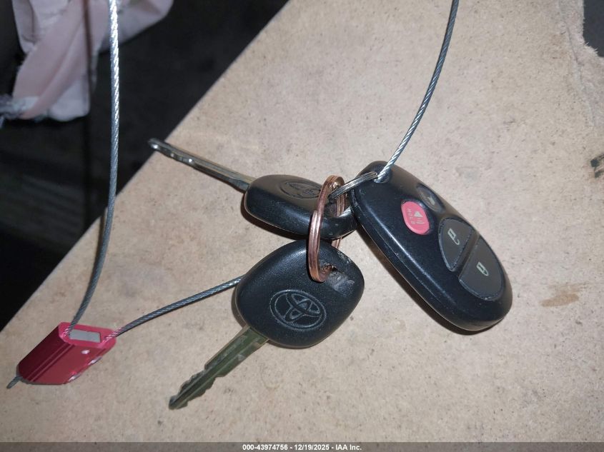 2010 Toyota Sequoia Platinum 5.7L V8 VIN: 5TDDY5G16AS028552 Lot: 43974756